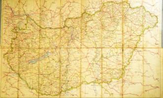 1929 Új magyar autótérkép egy lapon (a Magyar Touring Club hivatalos térképe), tervezte: Gergely Endre, 1 : 600.000, Bp., Kókai Lajos kiadása (M. Kir. Állami Térképészet-ny.), kissé viseltes állapotban, 56x92 cm