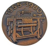 1980. "Sopronkőhidai Szövőgyár / 1955-1980" kétoldalas bronz emlékérem (88,5mm) T:AU,XF