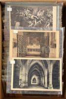 Közel 250 db főleg használatlan régi külföldi városképes lap hullámkarton dobozban, közte nagyon sok francia. Minden lap fólia tokban.