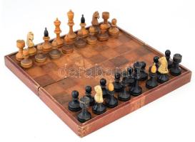 Régi sakk készlet, kopottas 40x40 cm