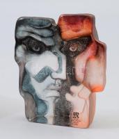 Mats Jonasson (svéd, 1945-): Ólomkristály asztaldísz a Maszk sorozatból, színezett, címkével és grav...