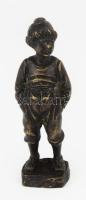 Olvashatatlan jelzéssel: Kisfiú. Bronz. 16 cm