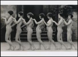 cca 1920 "Lányok szépen, sorjában", szolidan erotikus felvétel, 1 db modern nagyítás, jelzés nélkül, 15x21 cm