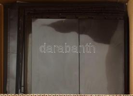 62 db fekete műanyag A/4 és szélesebb méretű, klf osztású berakólap, dobozban