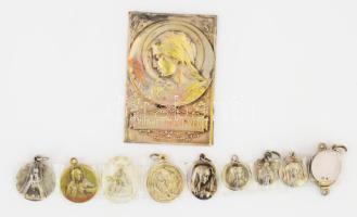 10 + 1 db skapuláré, benne ezüst is, kegyérem.