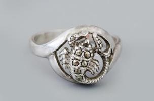 Ezüst (Ag) "rák" gyűrű markazittal, jelzett, méret: 54, bruttó: 2,9 g