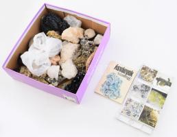 Ásványgyűjtemény egy nagy dobozban, sokféle, szép, méretes ásvány, moissonite, pirit, achát, kövirózsa, kristályok, obszidián, stb hozzá szakirodalom