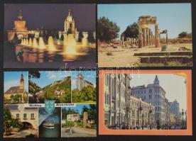 105 db MODERN megíratlan külföldi város képeslap bonbonos dobozban / 105 modern unused foreign town postcards in a chocolate box