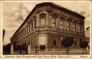1931 Esztergom, Szent Benedek-rendi Szent István katolikus főgimnázium, főépület (gyűrődés / crease)