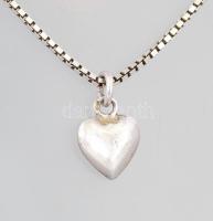 Ezüst (Ag) venezianer nyaklánc szív medállal, jelzett, h: 40 cm; 1,4×0,8 cm, nettó: 3,4 g