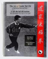 John Panter, Rick Davis: The Art of Taoist Tai Chi. Cultivating Mind and Body/L'Art du Tai Chi Taoiste: Cultiver l'Esprit et le Corps. Toronto, 1992, Taoist Tai Chi Society of Canada. Második kiadás. Angol és francia nyelven. Kiadói spirálkötés, borítón és címlapon Taoist Tai Chi Society of Canada bélyegzőjével, első néhány lapon ázásnyommal.