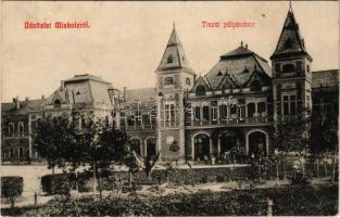 Miskolc, Tiszai pályaudvar, vasútállomás. Grünwald Ignác kiadása 636. (EK)