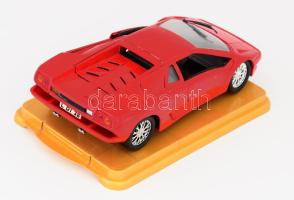 Lamborghini autó makett, műanyag lapra erősítve, h: 18 cm