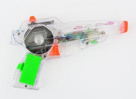 Hang- és fényhatásokat kiadó játékpisztoly, h: 23 cm