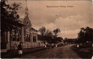 Besenyőtelek, Bessenyőtelek; látkép, utca. Baross nyomda (EM)