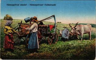 1916 Vámospércsi népviselet, magyar folklór. Erdélyi udvari fényképész felvétele. Vasúti levelezőlapárusítás 1916. (EK)