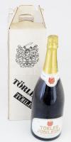 Törley Jubileum pezsgő, 1,5l, díszdobozban, bontatlan.