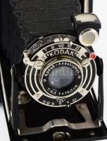 Kodak Junior 620 fényképezőgép, Kodak-Anastigmat 1: 6,3 objektívvel, tokjában