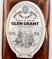 cca 1980 Glen Grant 12 éves skót whisky, a címkén: Highland régió (ma már: Speyside régió), eredeti ...