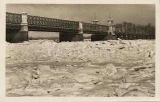 Vienna bridge in winter photo