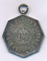 ~1900. "Ép ész csak edzett testben él / Magyar Athletikai Club - Verseny díj" jelzett Ag sport díjérem füllel, "Fábri" gyártói jellel (14,08g/0.800/33mm) T:AU patina