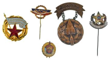 5db-os vegyes kitűző tétel, közte 1968. "Az Építőipar Kiváló Dolgozója" bronz jelvény + DN "Ikarus" zománcozott fém kitűző, stb. T:vegyes