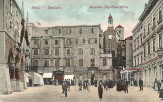Split Gospodksi square with Café Torccoli and the shop of Sevenglievich (EK)