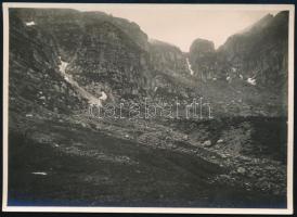 cca 1910 Brassó környéki hegyek, Erdélyi Mór (1866-1934) felvétele, a hátoldalon feliratozott fotó, 16×11,5 cm / cca 1910 Brasov (Kronstadt), mountains, vintage photo by Mór Erdélyi, 16×11,5 cm