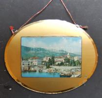 Perui réz dísz 29 cm-es magassággal és egy horvát kis falut ábrázoló képeslap, falra akasztható kere...