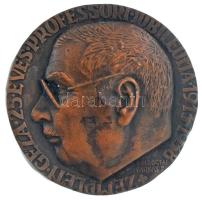 Boldogfai Farkas Sándor (1907-1970) 1938. "Zemplén Géza 25 éves professori jubileuma 1913-1938 / Tanítványaitól és tisztelőitől" egyoldalas bronz lemezplakett csavaros hátlappal (~99mm) T:XF / Hungary 1938. "Géza Zemplén's 25th anniversary as a professor 1913-1938 / From his disciples and admirers" two-sided bronze commemorative plate plaque with screw back. Sign.: Sándor Boldogfai Farkas (1907-1970) (~99mm) C:XF