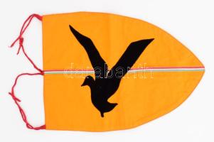 cca 1977 Albatrosz Örs örsi zászlója, Bornemissza Gergely Úttörőcsapat, XI. kerület. Aga utcai Általános Iskola, foltos, 31x42 cm