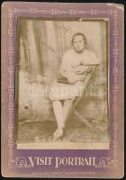 cca 1925 Lány portréja, kartonra kasírozott fotó, sérülésekkel, 8×6 cm