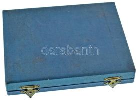 Madarassy Walter (1909-1994) 1973. "Budapest 1873-1973" egyoldalas, öntött bronz plakett d...