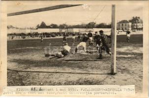 1932 F.C. LORIENT - RIPENSIA Temesvár 2:5, labdarúgó mérkőzés, focisták / LORIENT FC - RIPENSIA FC Timisoara football match, players, sport photo (17,9 x 11,9 cm) (non PC) (felületi sérülés / surface damage)