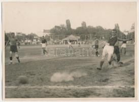 1931 Bucharest, Bukarest, Bucuresti, Bucuresci; RIPENSIA Temesvár - UNIREA TRICOLOR román bajnoki labdarúgó mérkőzés, focisták / RIPENSIA FC TIimisoara - UNIREA TRICOLOR football match, football players, sport photo (17,9 x 12,9 cm) (non PC)