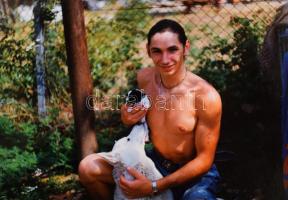 60 db férfiakat ábrázoló fénykép, vegyes méretben