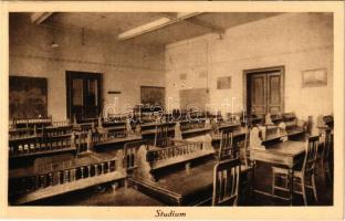 Budapest I. Ferenc József Nevelőintézet és Gimnázium, Studium, belső, képeslapfüzetből. Goszleth udvari fényképész felvétele. Ilona utca 4. (Szabó Ilonka utca)
