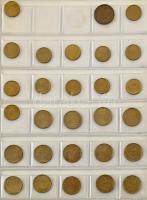 180db-os kisalakú, háromgyűrűs berakó, benne forint és külföldi érmegyűjtemény. Közte 2002. 100Ft "Kossuth" T:vegyes