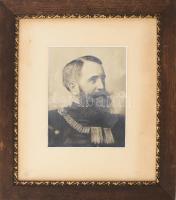 Sütheö Rudolf (1832-1906) kuriai tanácselnök keretezett fotója. Fotó méret 15x20 cm