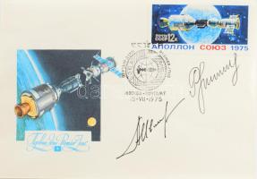 Jean-Loup Chrétien (1938- ) és még egy francia űrhajós aláírásával 1975 Szovjet-amerikai űrrepülés FDC.