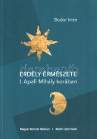 Bodor Imre: Erdély érmészete I. Apafi Mihály korában. Budapest, 2018. Magyar Nemzeti Múzeum - Martin Opitz Kiadó (Prime Rate Kft. ny.) 47 + [1] p. Egyetlen önálló kiadás. Bodor Imre 1968-ban védte meg pénztörténeti-numizmatikai témájú szakdolgozatát az ELTE Bölcsészettudományi Karának Régészeti Tanszékén, opponense a tanszék akkori vezetője, László Gyula professzor volt. Évfordulós ünnepi kiadványunk az eredeti szakdolgozatot minimális stilisztikai javításokkal, változatlan, ám immár színesre cserélt képanyaggal adja közre. Függelékben a téma felújított bibliográfiája. Numizmatikai képanyag a 40. oldaltól. Fűzve, színes, illusztrált kiadói borítóban. Jó példány.