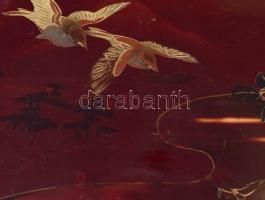 Antik, keleti stílusú lakkozott fa doboz, kulcs nélkül, kopásokkal. XIX. sz. 23x39 cm