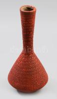 Gorka Géza (1894-1971): Repesztett mázas váza. 1950 körül. Jelzett: Korongozott mázas kerámia, jelzett: GNV háromszöggel, alatta Gorka. Restaurált, m: 22,5 cm