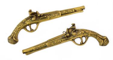 2 db réz párbaj pisztoly formájú fali dísz. 30 cm