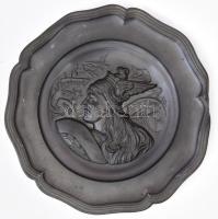 Siegfried von Niederland jelzett ón tányér, sérült, d: 23 cm