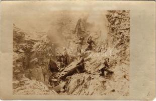 1907 Verespatak, Goldbach, Rosia Montana; beöltözött bányászok / miners. photo (tűnyomok / pinmarks)
