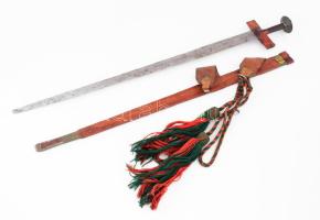 Kelet-ázsiai díszkard. Bőr markolat, bőr hüvely. 93 cm