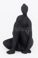 Stilizált női akt műgyanta asztaldísz, m: 18,5 cm