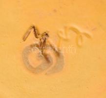 Pesthidegkút jelzett kaspó, repedéssel, d: 18 cm, m: 13,5 cm