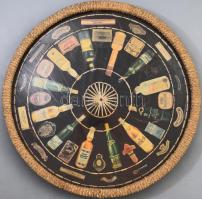 Vintage italmárkákkal díszített üvegezett kézműves kínálótálca 3 lábon, d: 45 cm